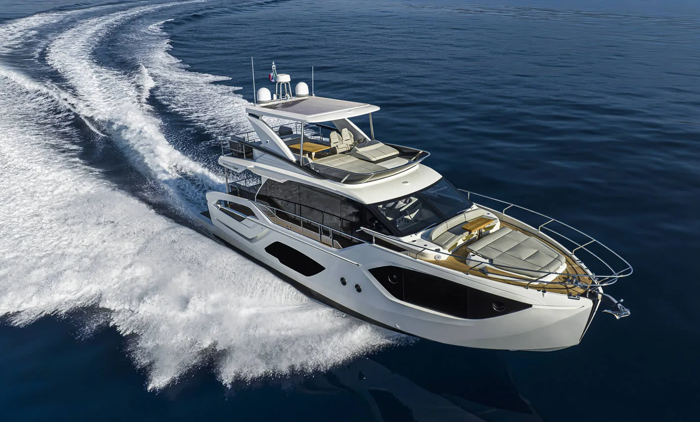 52 FLY – exterior
