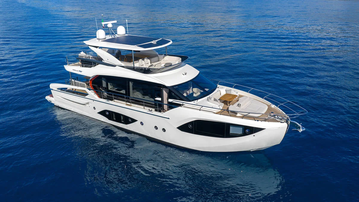 70 FLY – exterior